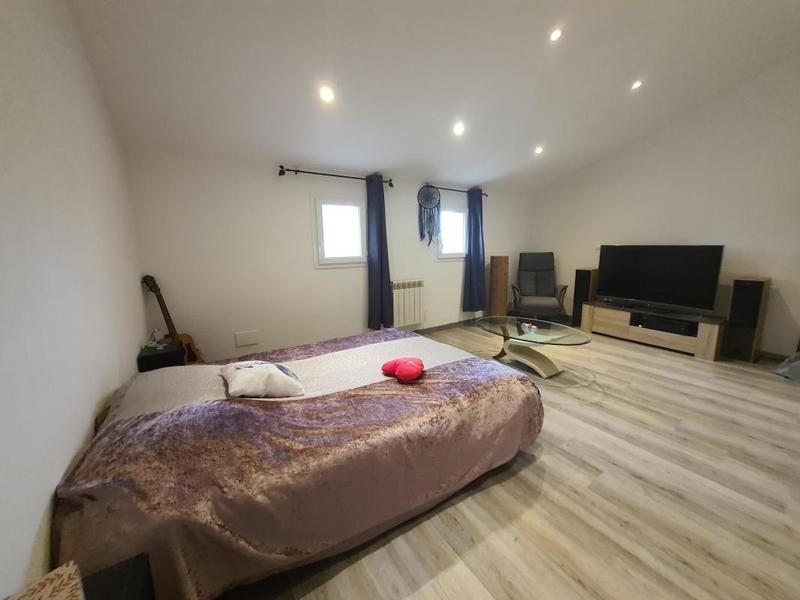 Maison - 240 m² - 7 pièces