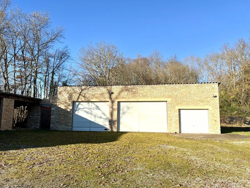 Maison - 240 m² - 8 pièces