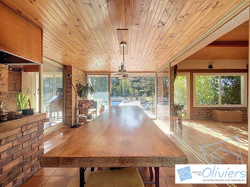 Maison contemporaine - 310 m² - 11 pièces