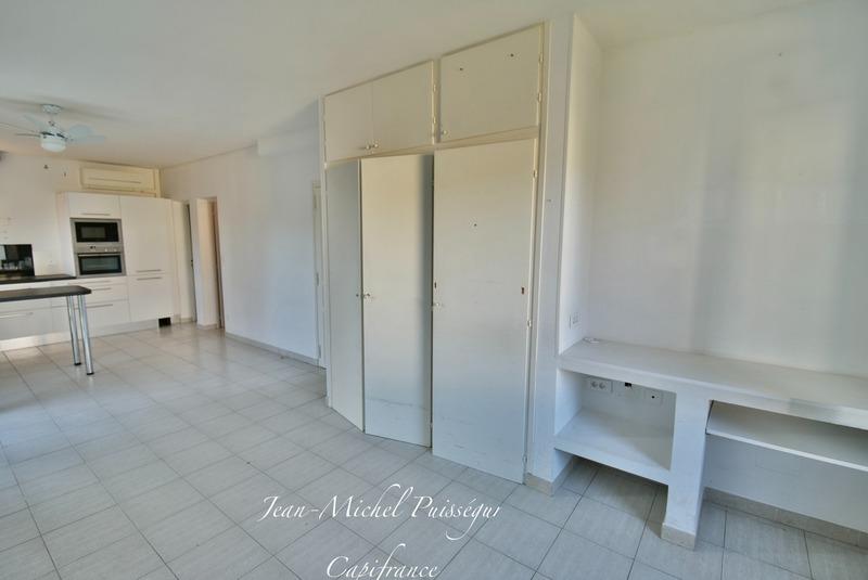 Maison - 250 m² - 8 pièces