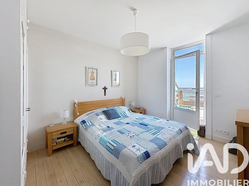 Maison - 178 m² - 10 pièces