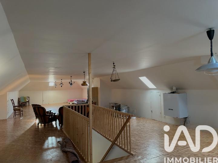 Maison - 328 m² - 8 pièces