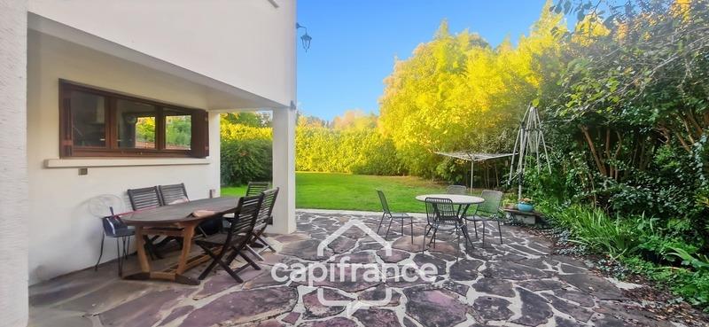 Maison - 190 m² - 8 pièces