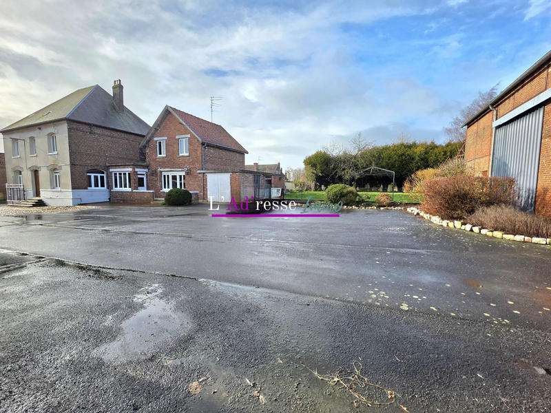 Maison - 290 m² - 10 pièces