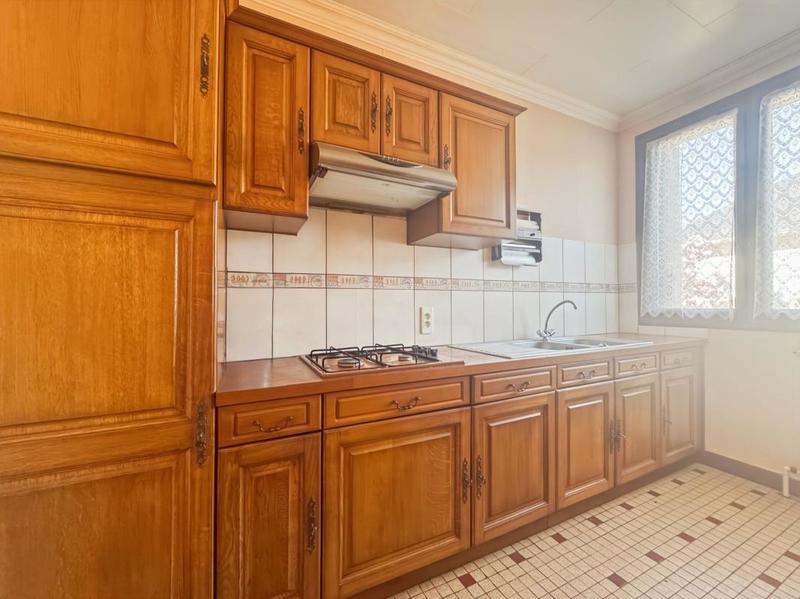 Maison - 99 m² - 5 pièces