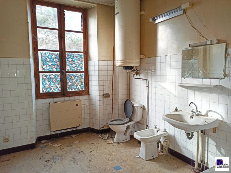 Maison ancienne - 204 m² - 7 pièces