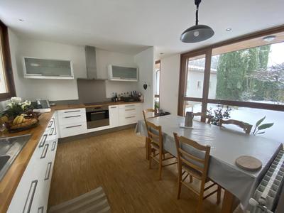 Maison contemporaine - 208 m² - 8 pièces