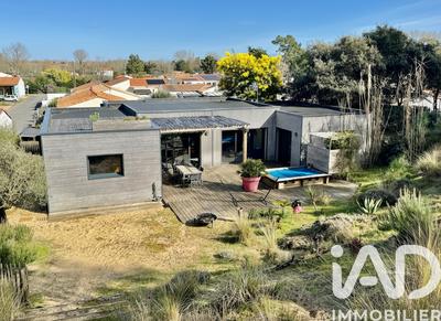 Maison - 160 m² - 5 pièces