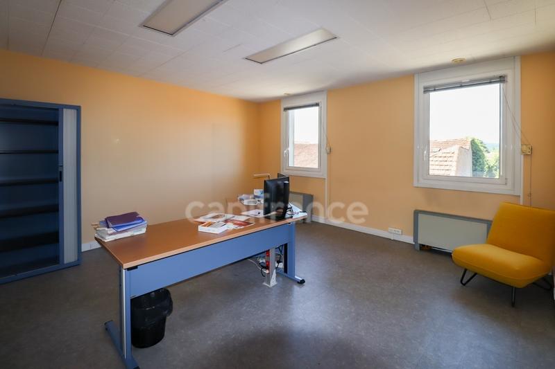 Immeuble - 170 m² - 1 pièce