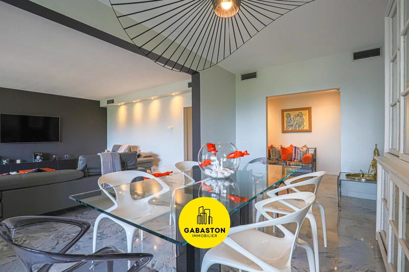 Appartement - 144 m² - 3 pièces