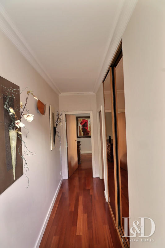 Maison - 482 m² - 10 pièces