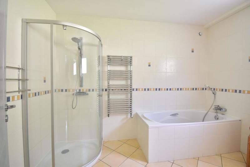 Villa - 240 m² - 6 pièces