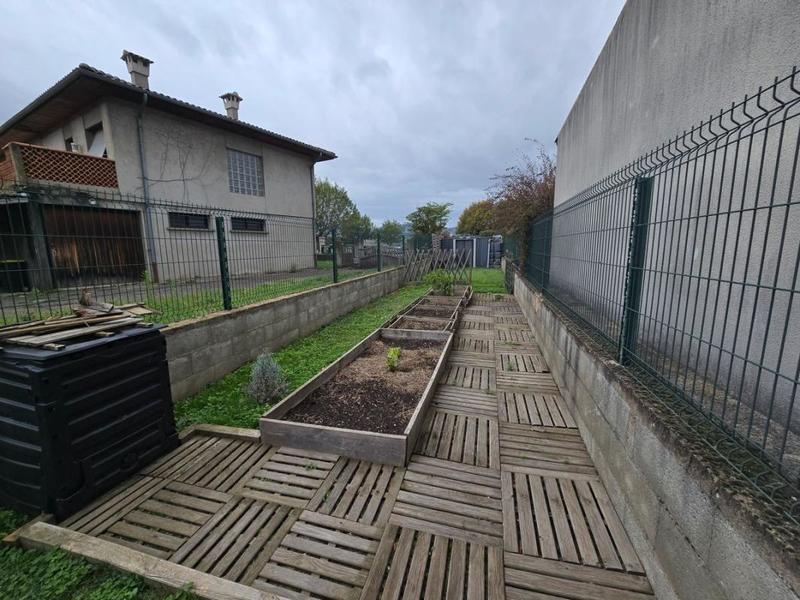 Maison jumelée - 94 m² - 4 pièces