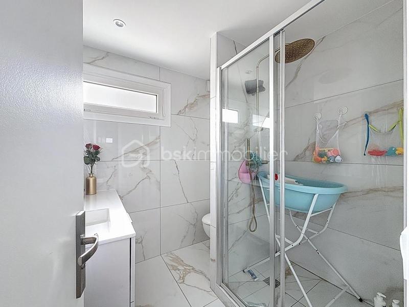 Pavillon - 120 m² - 5 pièces