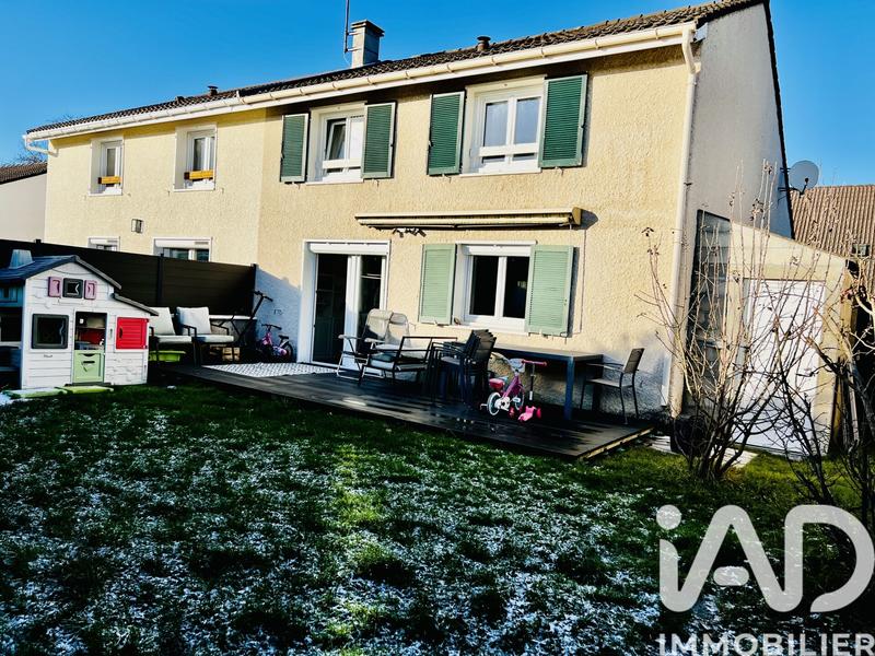 Maison - 99 m² - 5 pièces