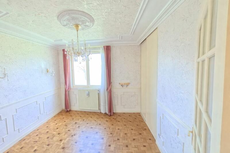 Villa - 211 m² - 10 pièces