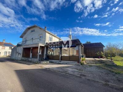 Maison - 170 m² - 8 pièces