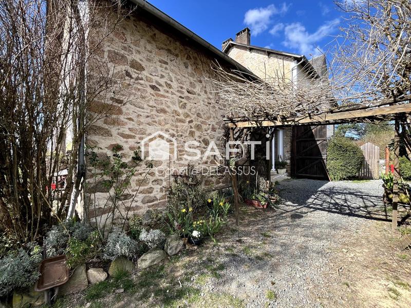 Maison - 325 m² - 14 pièces