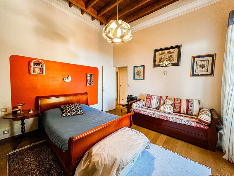 Maison - 264 m² - 5 pièces