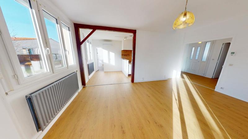 Maison - 95 m² - 5 pièces