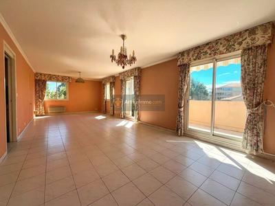 Appartement - 97 m² - 4 pièces