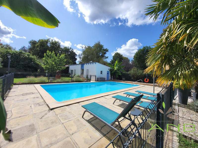 Maison - 200 m² - 10 pièces