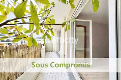 Appartement - 93 m² - 4 pièces