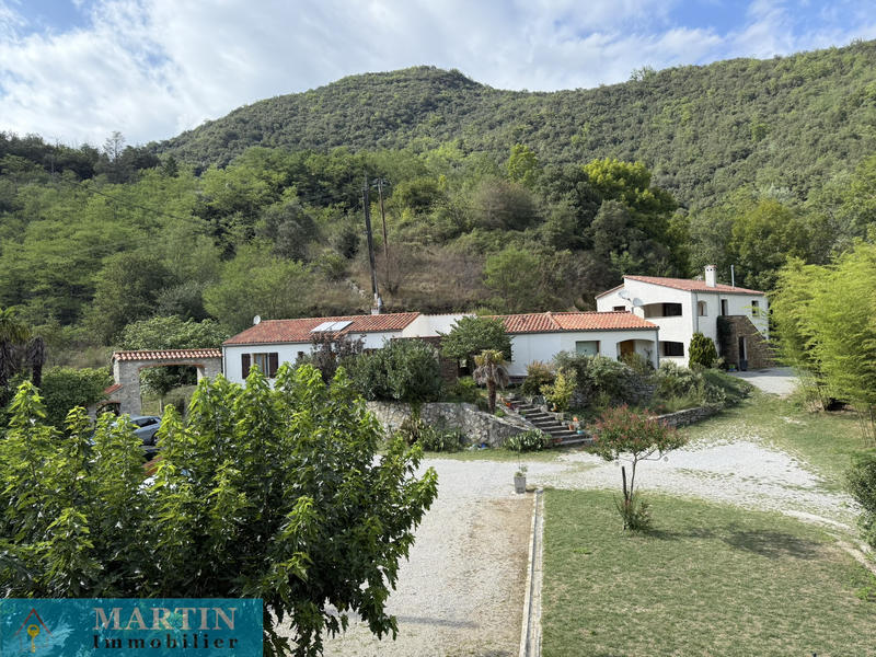 Mas - 770 m² - 27 pièces