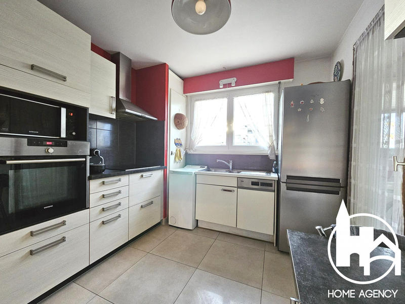 Appartement - 94 m² - 4 pièces