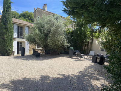 Mas - 254 m² - 10 pièces