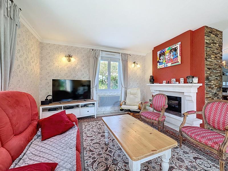 Maison traditionnelle - 214 m² - 7 pièces