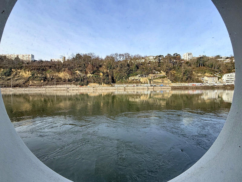 Péniche - 170 m² - 7 pièces