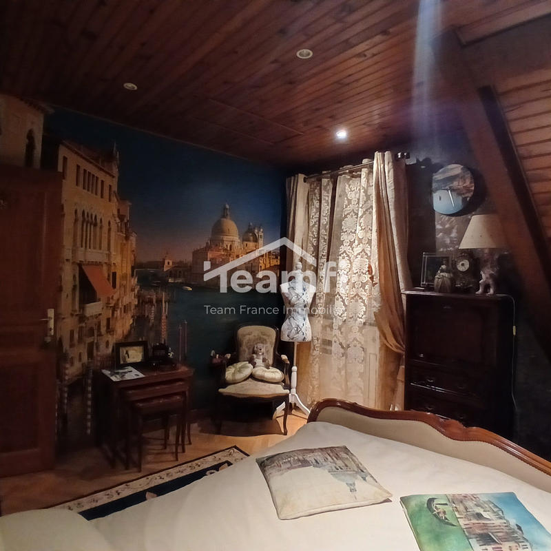 Maison - 310 m² - 10 pièces