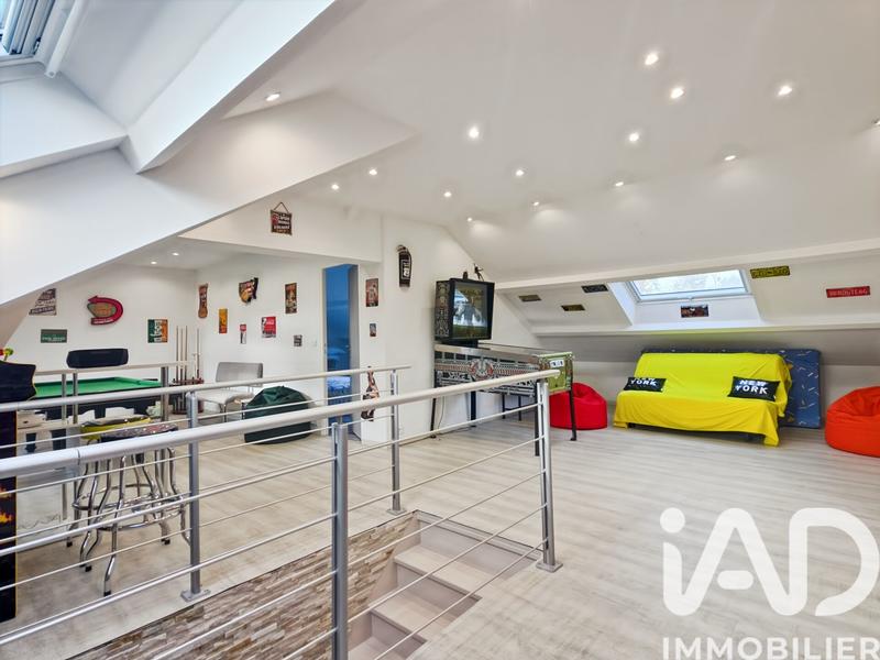 Maison - 184 m² - 8 pièces