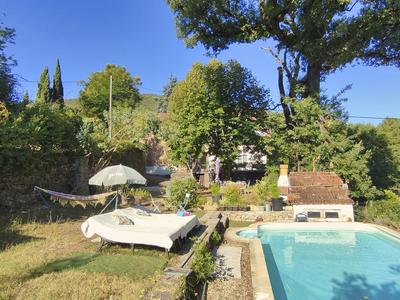 Maison - 285 m² - 10 pièces