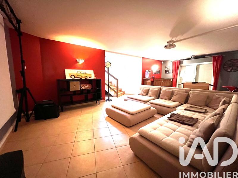 Maison - 244 m² - 9 pièces