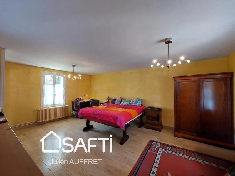 Maison - 282 m² - 11 pièces