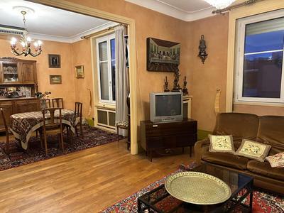 Appartement - 100 m² - 5 pièces