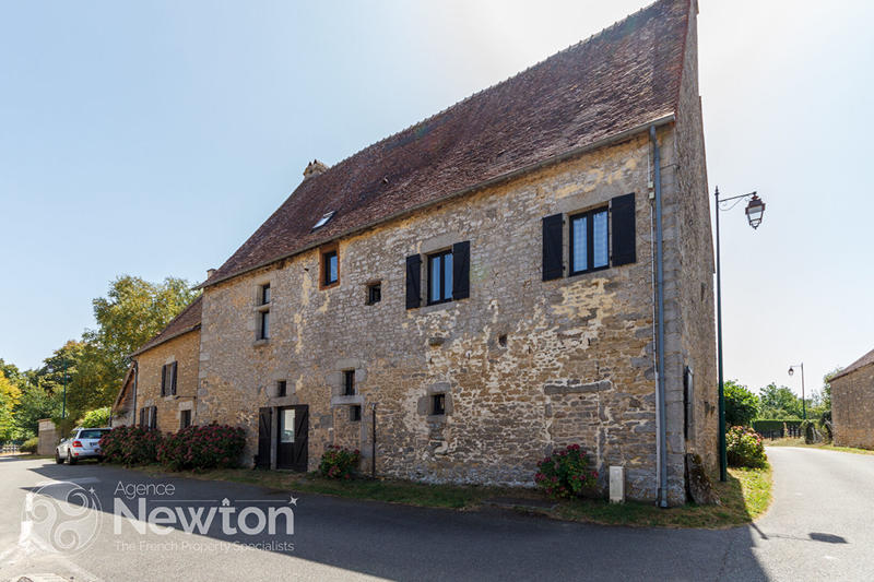 Maison - 340 m² - 14 pièces