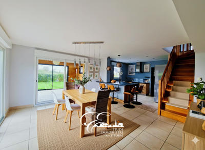 Maison - 160 m² - 8 pièces