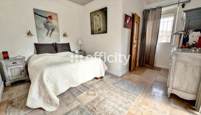 Villa - 300 m² - 7 pièces