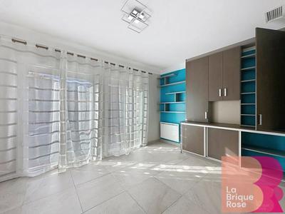 Maison - 200 m² - 9 pièces