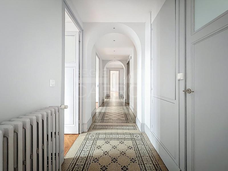 Appartement - 99 m² - 3 pièces