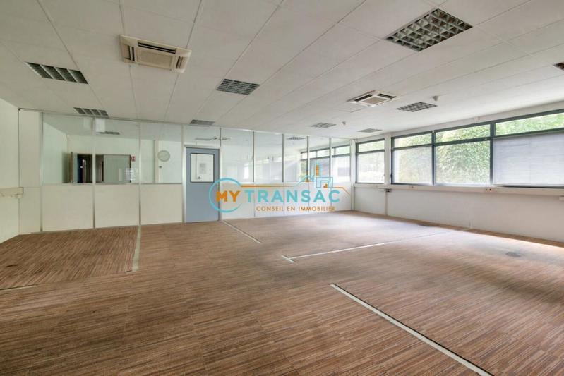 Local d'activités - 3 384 m²