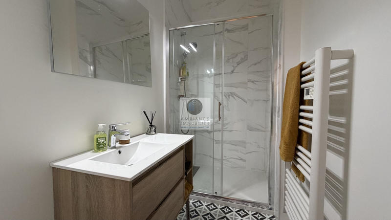 Maison - 284 m² - 8 pièces