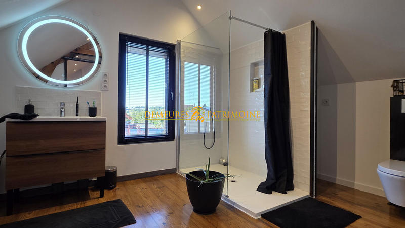 Maison - 247 m² - 6 pièces