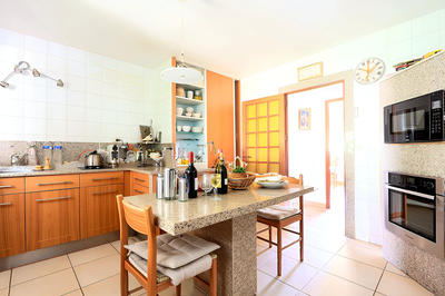 Maison - 285 m² - 15 pièces