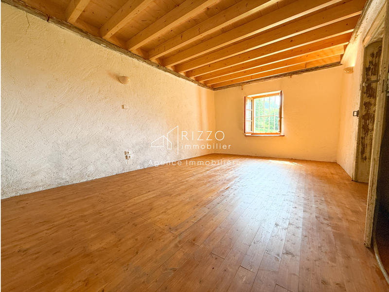 Maison - 400 m² - 4 pièces