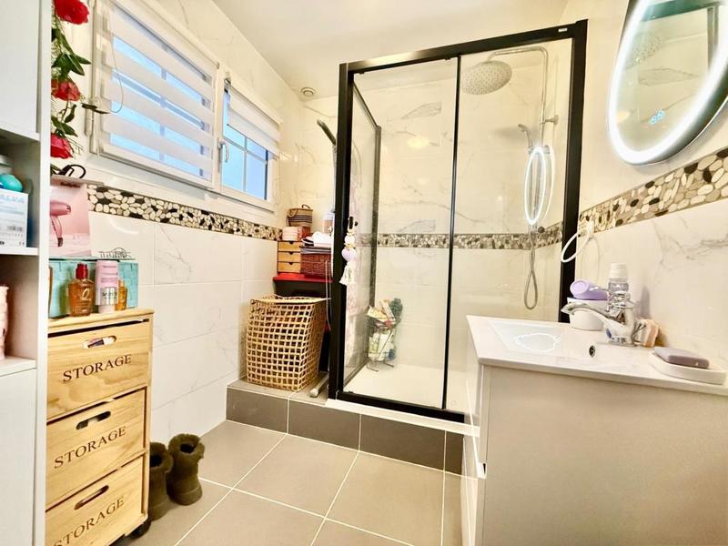 Maison - 97 m² - 5 pièces