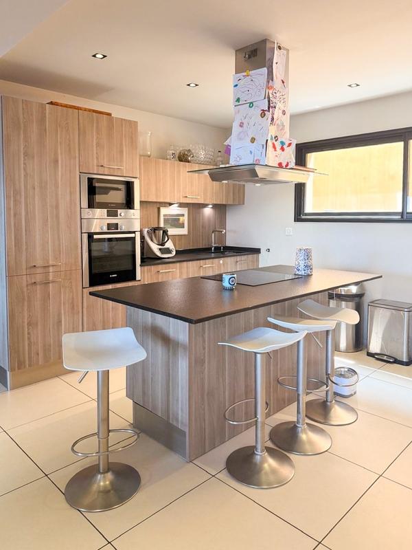 Appartement - 120 m² - 5 pièces